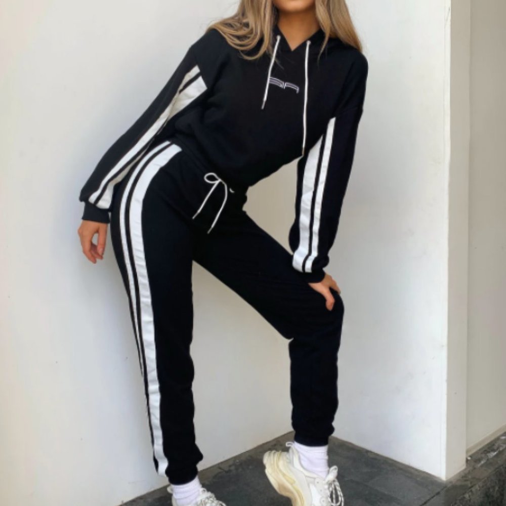 IAMGIA Black Striker set (2 piece) size small